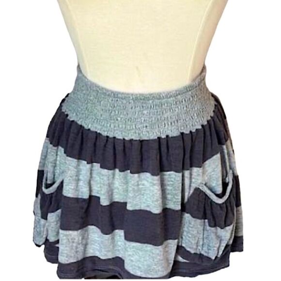 💕5️⃣fot25 Miley Cyrus max cotton mini skirt Sz small but it’s more like XXS TINY - Picture 1 of 4